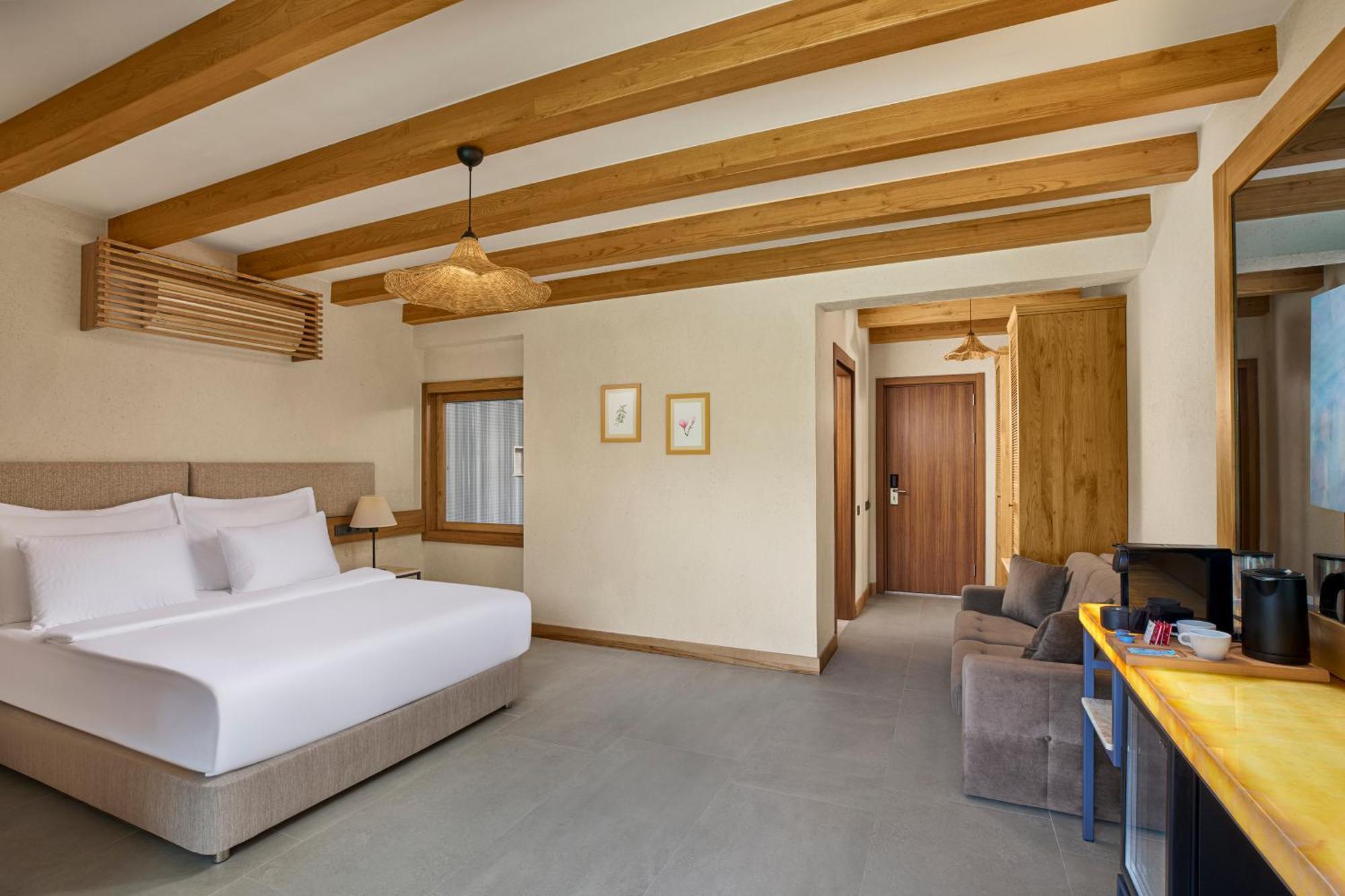 Deluxe Double or Twin Room Pool Access