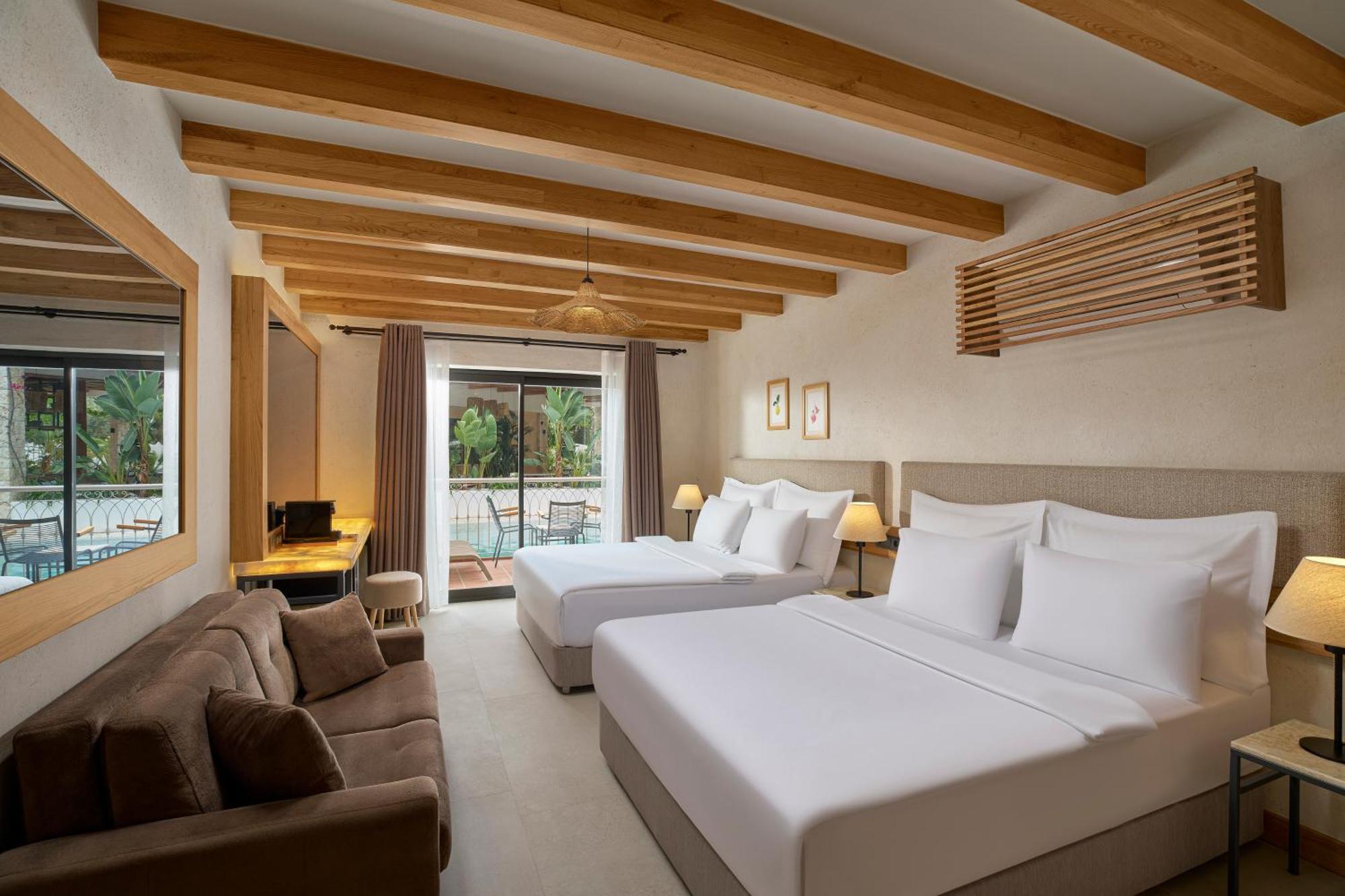 Deluxe Double or Twin Room Pool Access