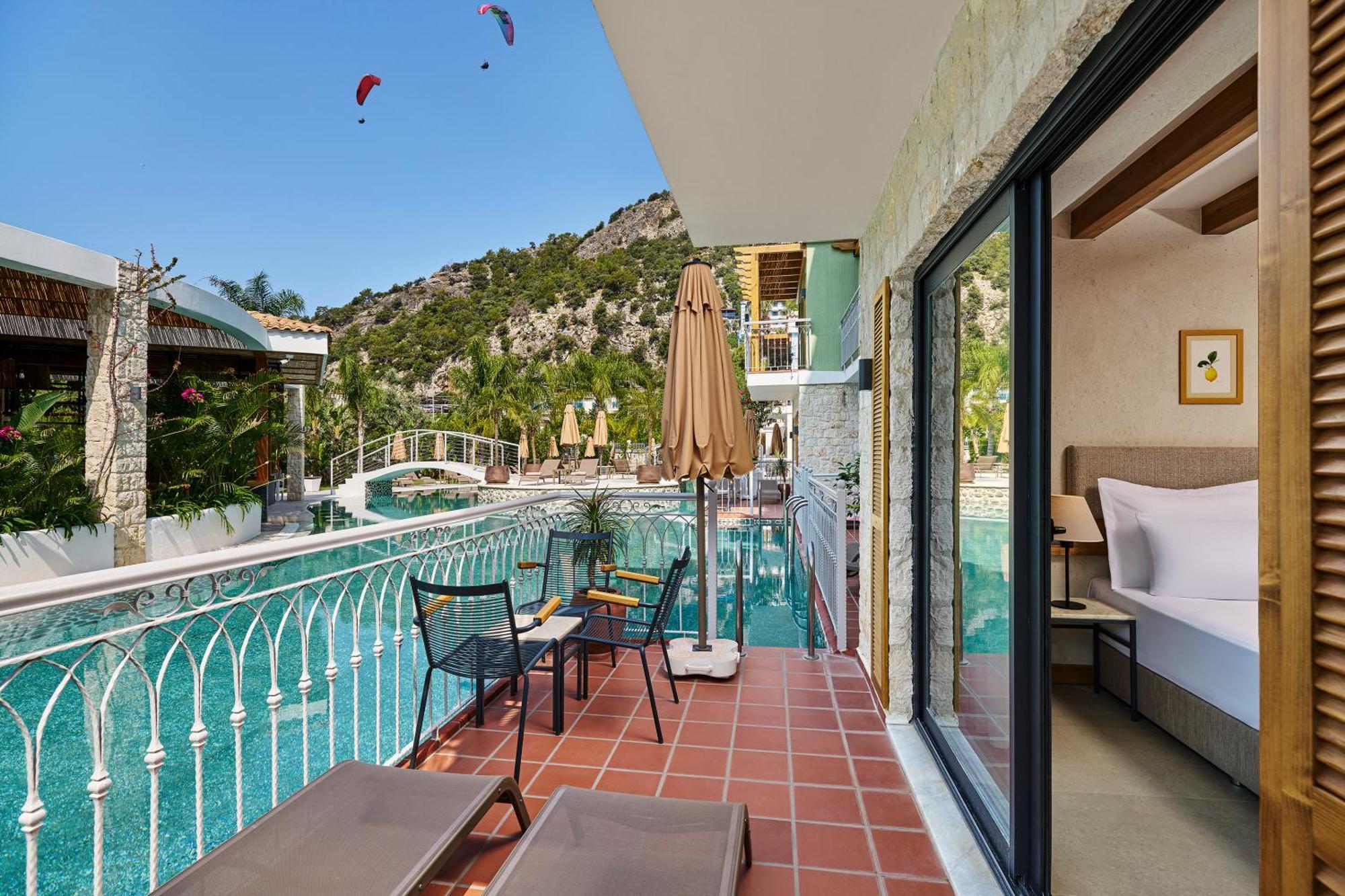 Deluxe Double or Twin Room Pool Access