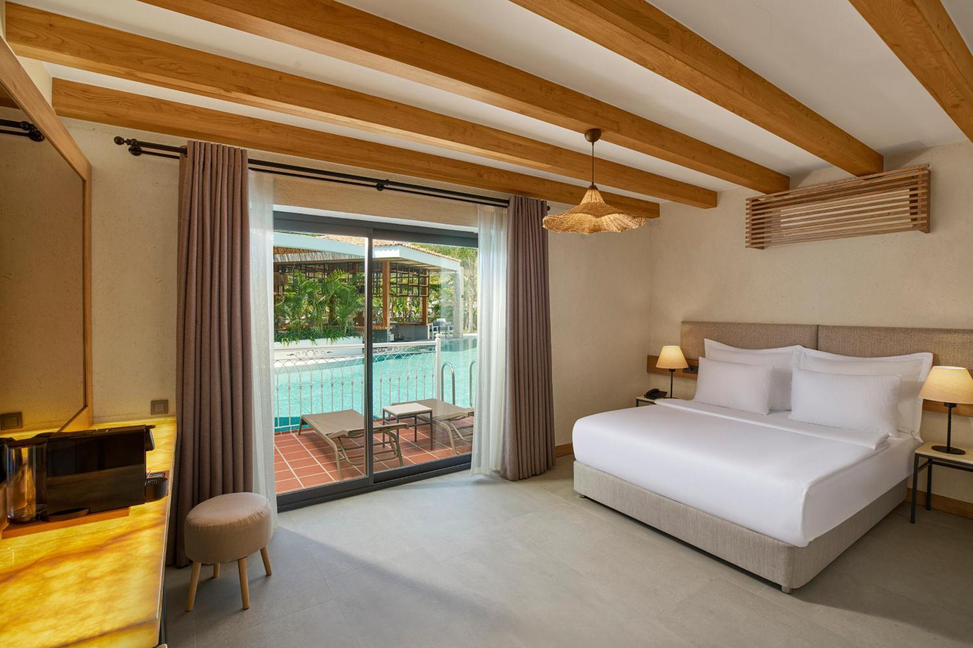 Deluxe Double or Twin Room Pool Access