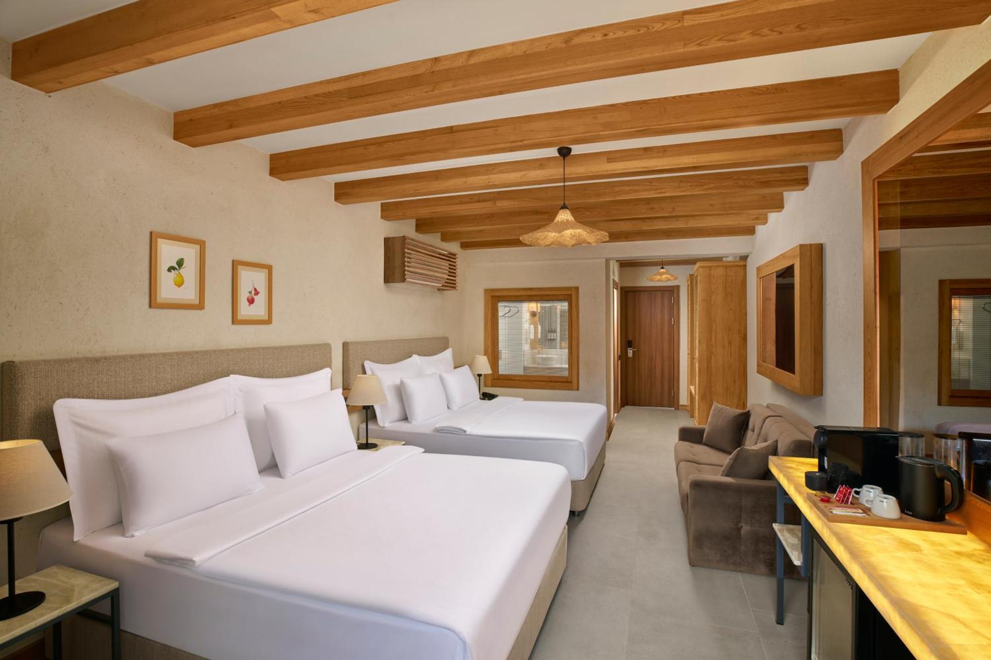 Deluxe Double or Twin Room Pool Access